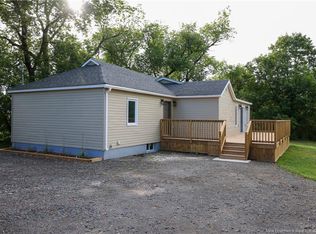 542 Salisbury Rd, Moncton, NB E1E 1B8