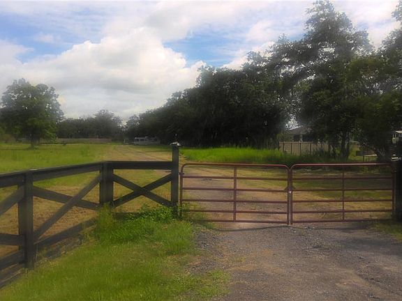 2nd image of 2875 Sharp Rd