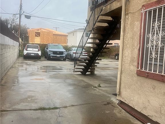 3rd image of 1137 N Ardmore Hollywood Hls E