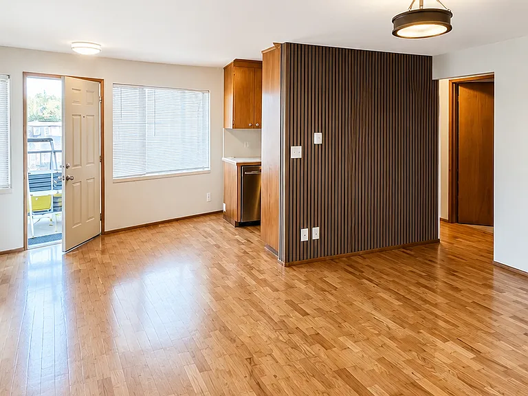 855 W Nickerson St #3 — Photo 2