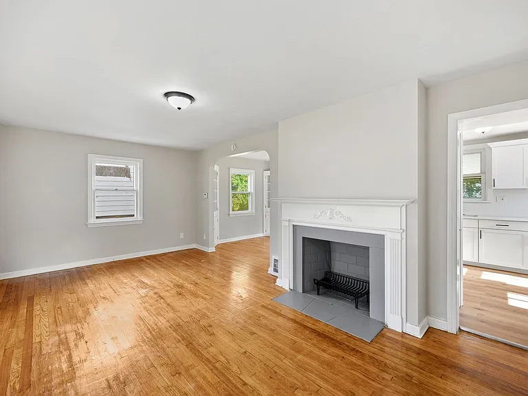 26900 Forestview Ave — Photo 3