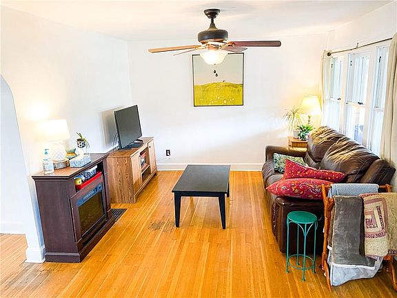 5th image of 2708 S Barth Ave