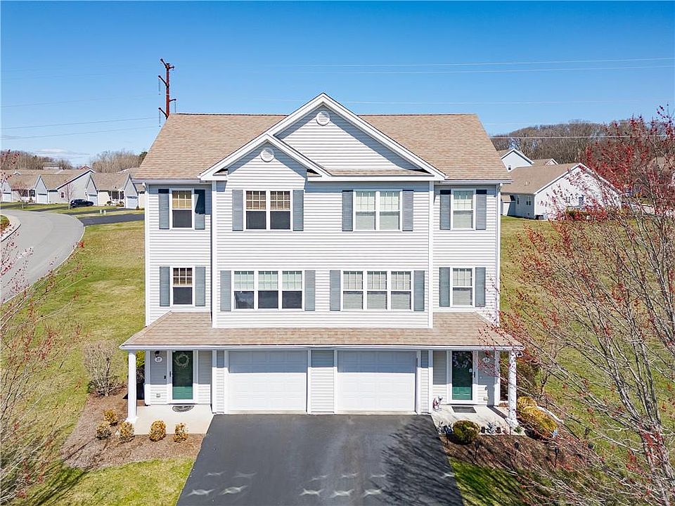 1st image of 27 Stream View Dr