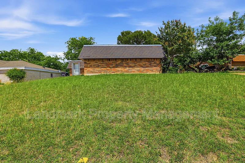 2 bed, 2.0 bath, 1500 sqft, $1,500 — Photo 3