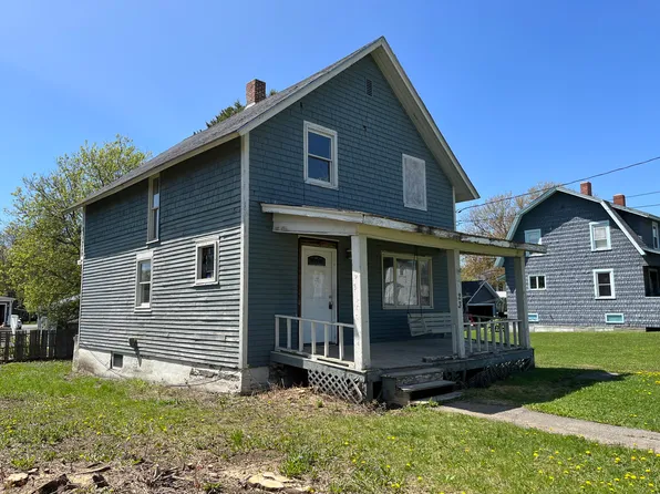 23 Vaughn Street, Caribou, ME 04736