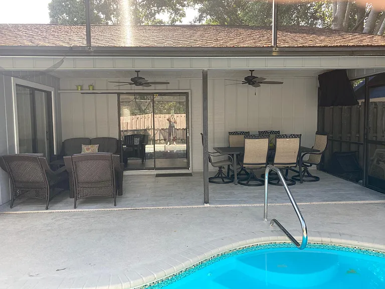 2127 Arden Dr — Photo 17