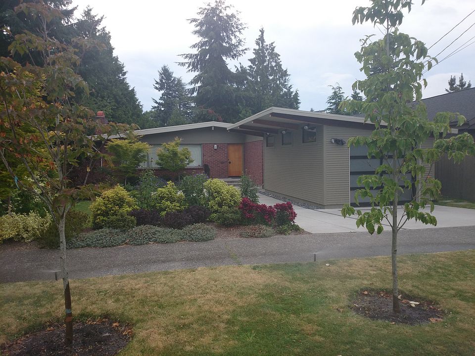 2nd image of 3610 Arapahoe Pl W