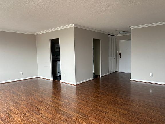 2nd image of 11801 Rockville Pike Penthouse 10