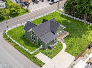413 E Inskip Dr, Knoxville, TN 37912