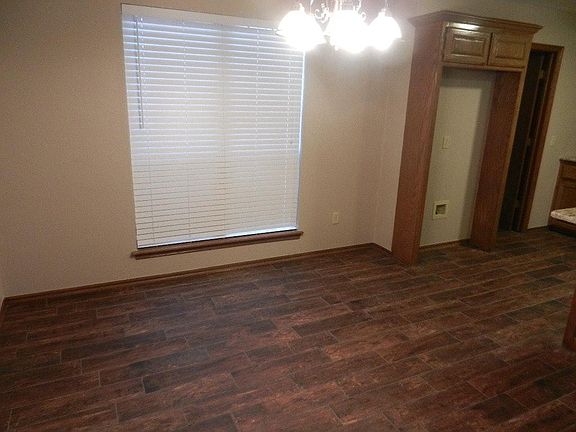 Dining area - NEW flooring