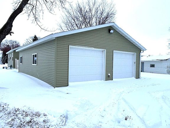 2nd image of 225 Kneale Ave N