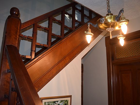 2nd image of 418 NW 5th St