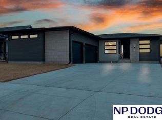 810 W Panorama Rd, Lincoln, NE 68523