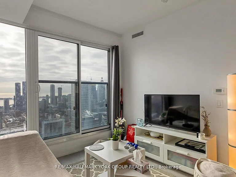 181 Dundas St E #5206 — Photo 5