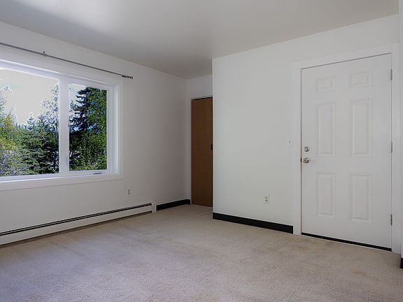 4th image of 4798 Glasgow Dr #3