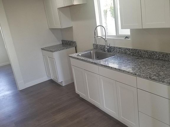 4th image of 2317 Tremont Ave