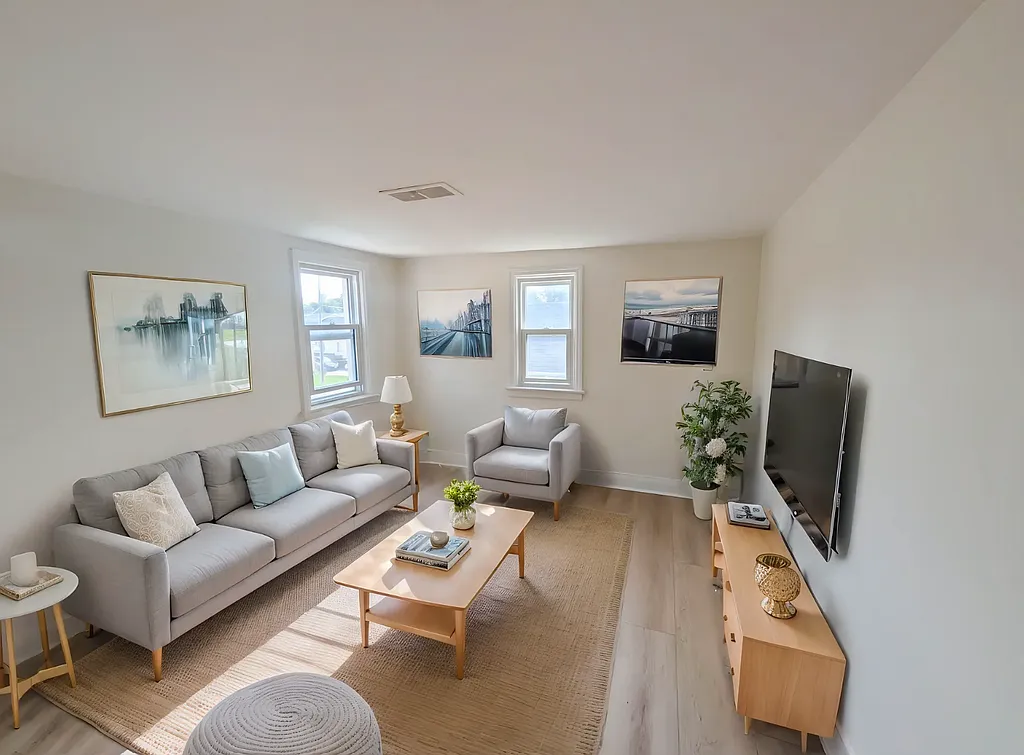6530 Ash Street - Unit 6 — Photo 1