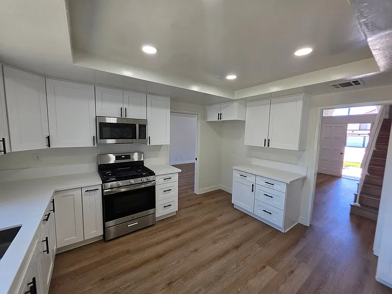 8831 Sailport Dr — Photo 7