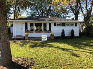 196 Meadow Lea Dr, Amherst, NY 14226