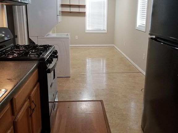 3rd image of 200 E Clark St APT C