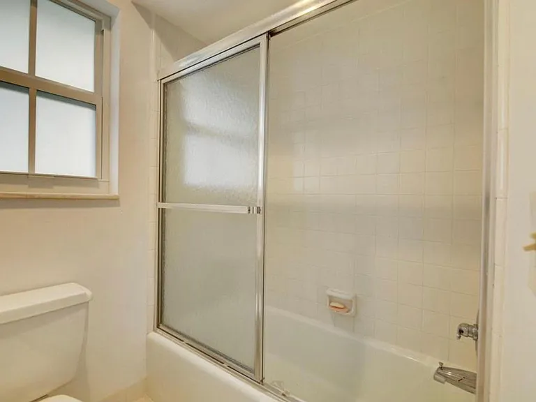 315 Venetian Dr #6 — Photo 16