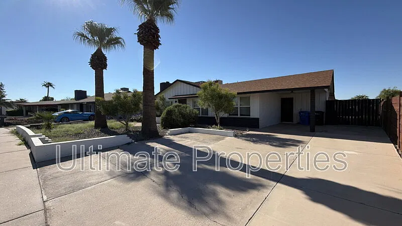 3 bed, 2.0 bath, 1320 sqft, $2,500 — Photo 2