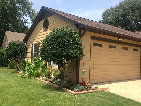 2 Car garage - new opener! Super quiet!!