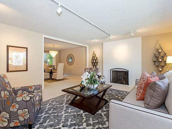 5th image of 3169 Brittan Ave