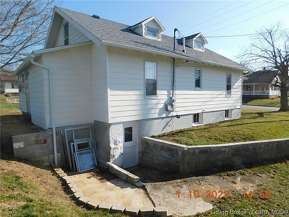 4th image of 111 W Homer Street