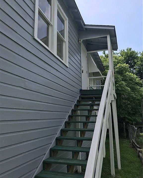 1st image of 305 E Sabine St #A
