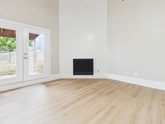3rd image of 6142 37th St