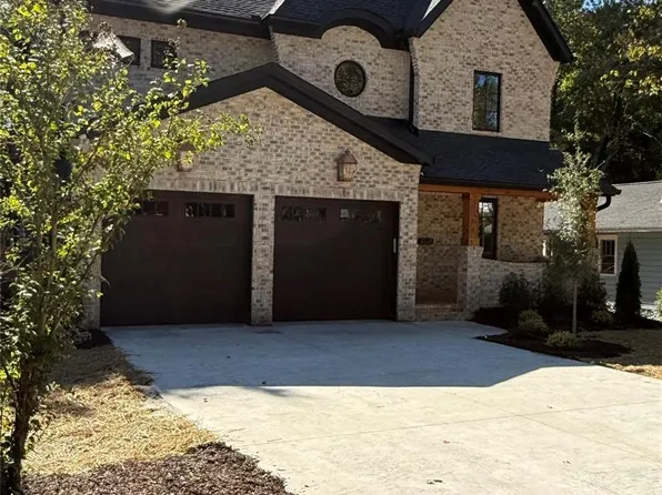 2104 Bay St, Charlotte, NC 28205