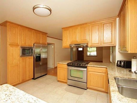 4th image of 601 41st St