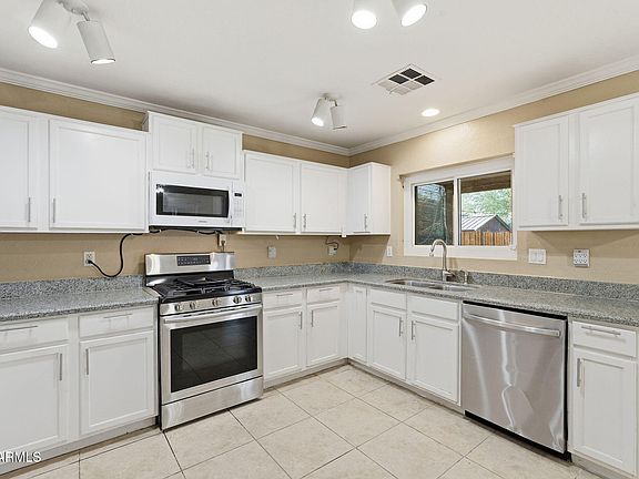 5th image of 11531 W OGLESBY Avenue