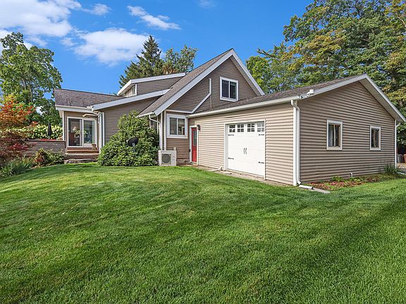 5th image of 8786 Vanderstel Dr