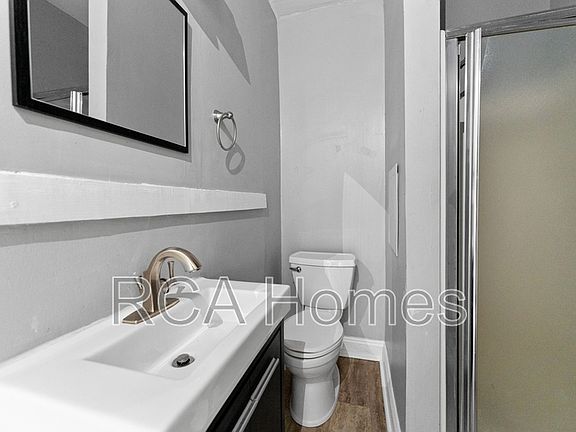 5th image of 412 N Bradley Ave APT 3