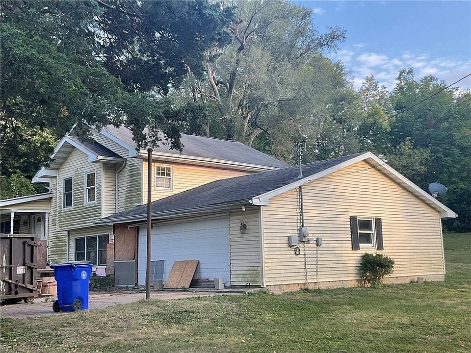 2nd image of 619 Arthur Ct