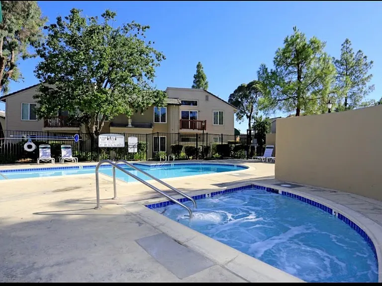 2005 San Jose Dr #117 — Photo 7