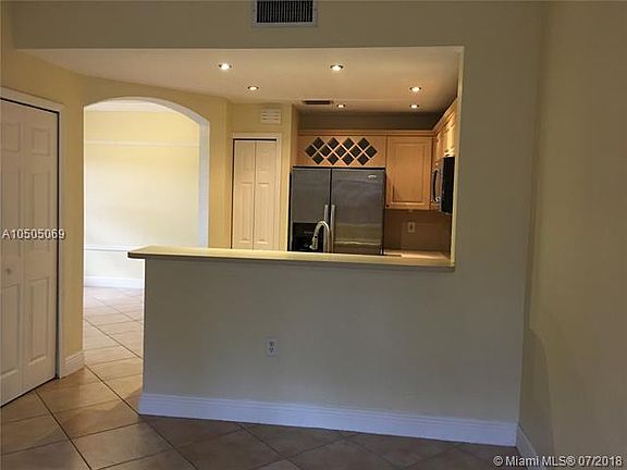 5th image of 6103 NW 114th Pl APT 261