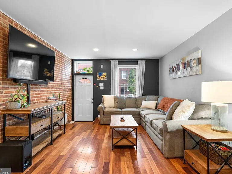 3318 Fleet St — Photo 3