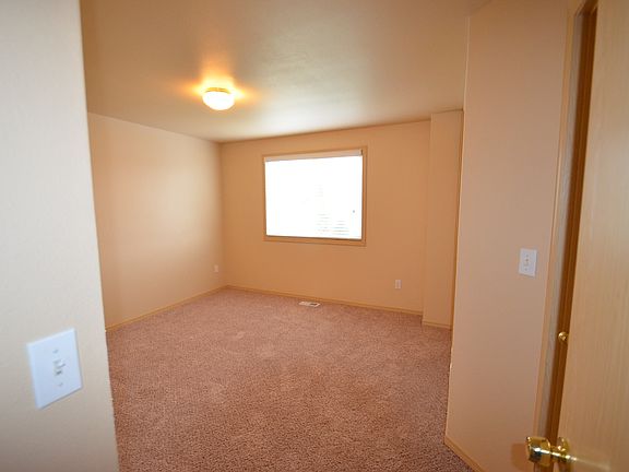 4th image of 1107 86th Ave NE