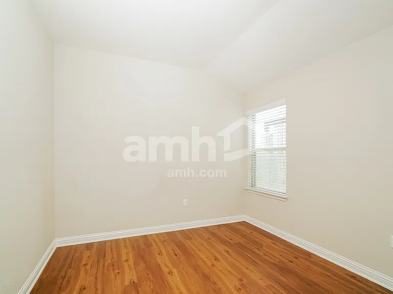 8105 Cottage Rose Dr — Photo 11