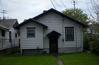 3rd image of 1605 Oakridge Dr