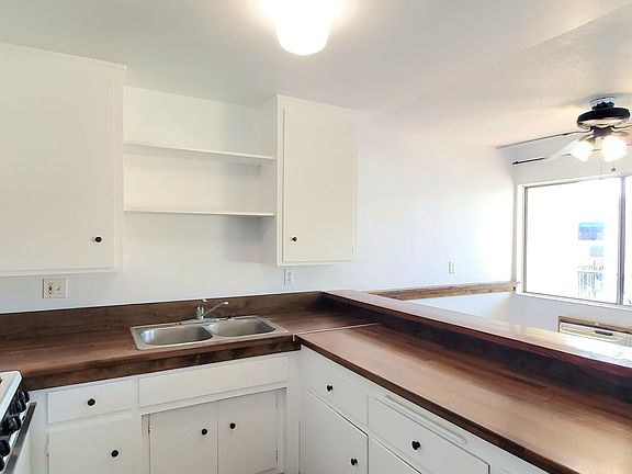 5th image of 655 Glenfinnan Ave