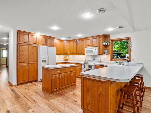 5th image of 31122 Julliard St NE