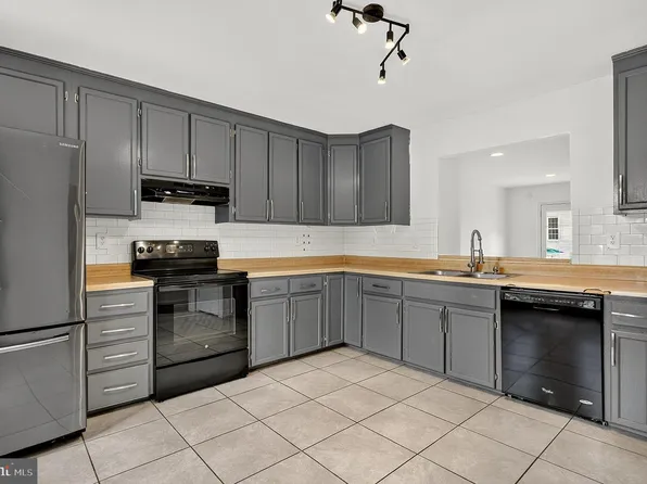 8490 Saddle Ct, Manassas, VA 20110