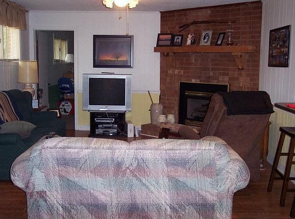 3rd image of 204 Church St S