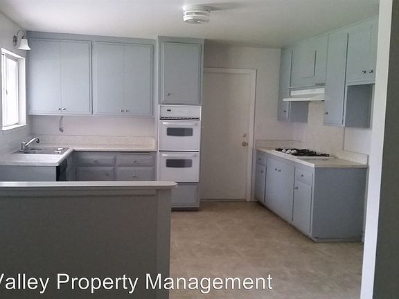 4th image of 328 E Sunset Dr N