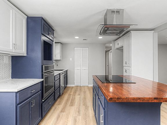 3rd image of 401 Cooper St