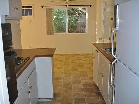 4 bed, 1.5 bath, 1000 sqft, $2,900 — Photo 2
